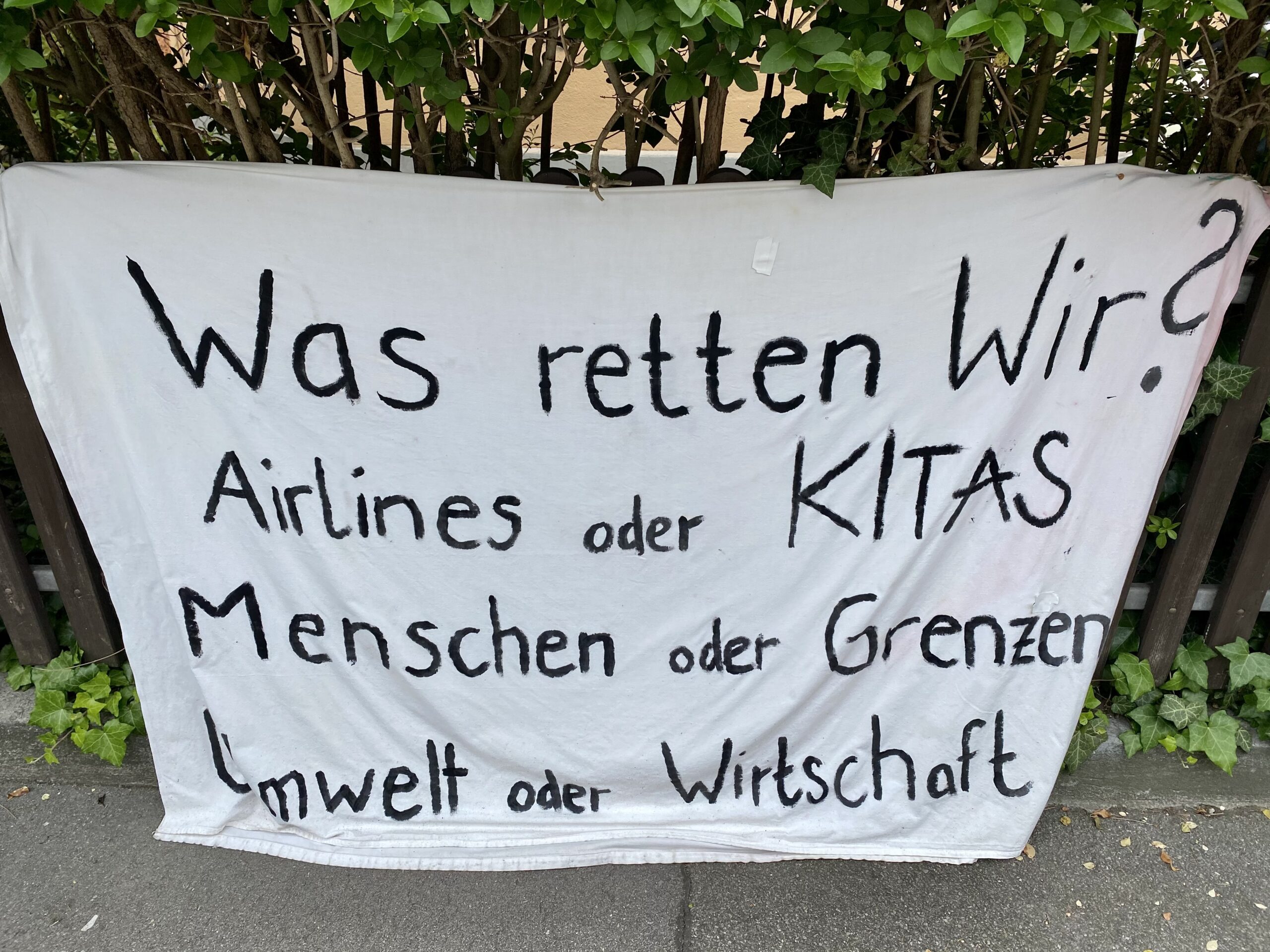 Was retten wir? Teil I: Airlines oder KITAs